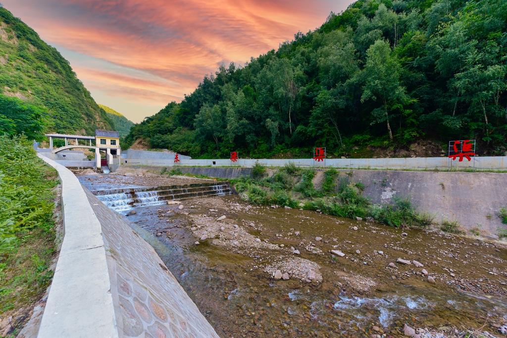 东梁渠渠首 侯金保