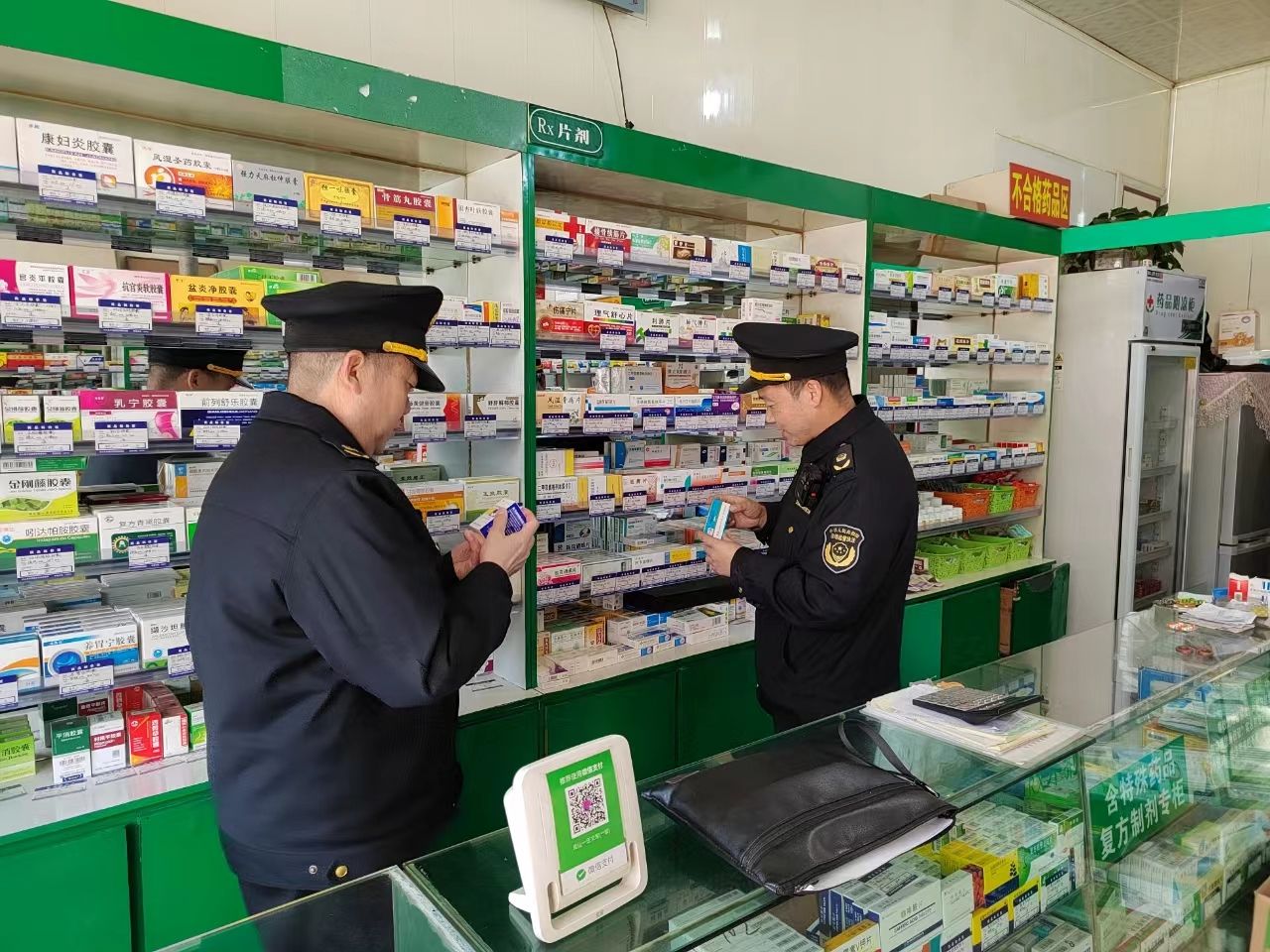 武山县市场监管局马力市场监管所开展药品安全监督检查