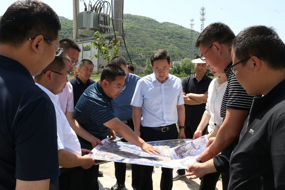 王志成调研指导工业经济发展