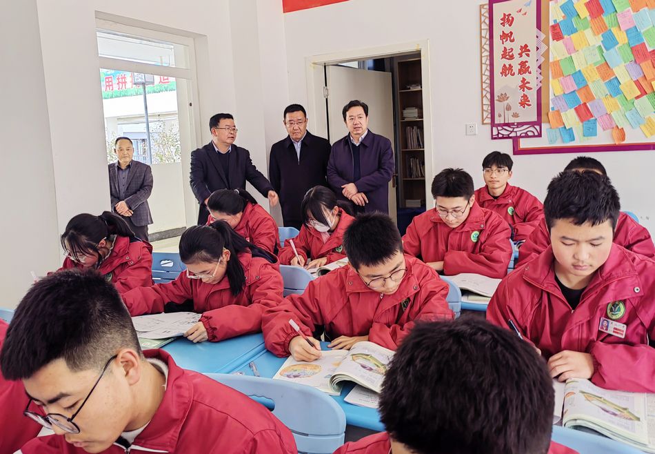 王志成调研指导县一中教育教学工作-武山县人民政府