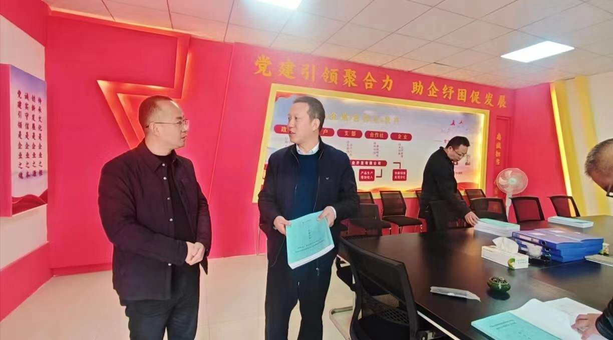 3月14日,温泉镇领导带领部分班子成员,田河村"两委"班子赴陇南市礼县